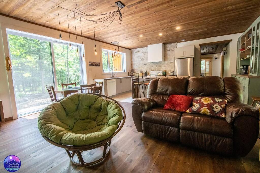 Chalet Deschamps- SPA- Chien accepté- Nature- Estrie Mansonville Esterno foto